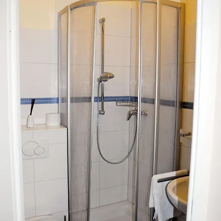 Baden מלון 3*